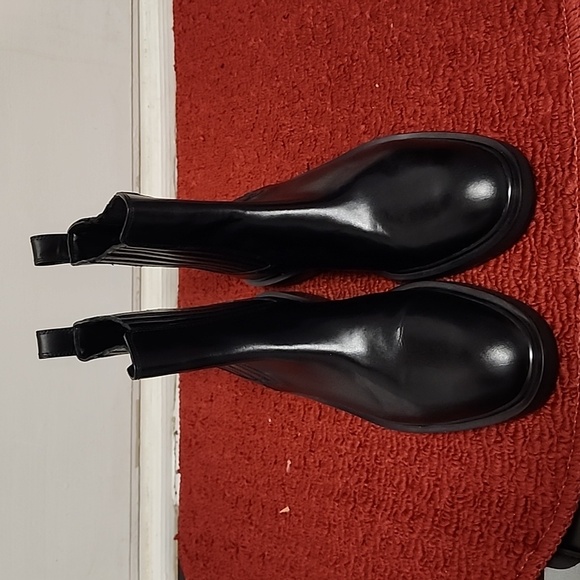 Zara Shoes - Zara black leather chelsea boots size 40